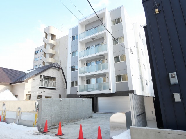北海道札幌市中央区南十二条西１３（マンション）の賃貸物件の外観
