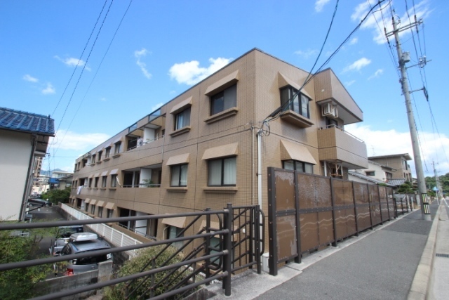 【ウイング海老園の建物外観】