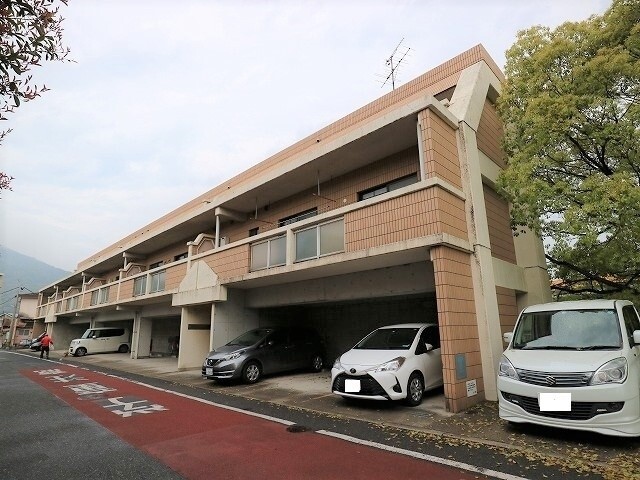 北九州市小倉南区若園のマンションの建物外観