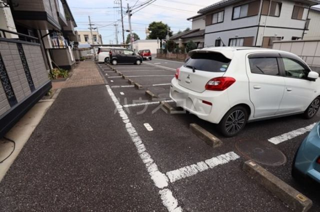 【パストラル　弐番館の駐車場】