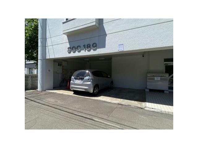 駐車場　駐車場