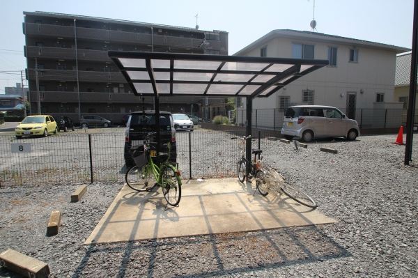 【ひたちなか市共栄町のアパートの駐車場】