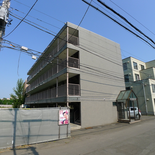 札幌市中央区南四条西のマンションの建物外観