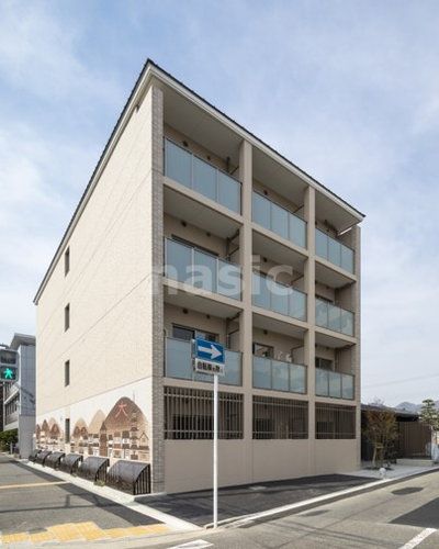 京都市右京区花園藪ノ下町のマンションの建物外観