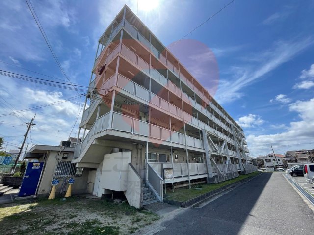 枚方市春日東町のマンションの建物外観