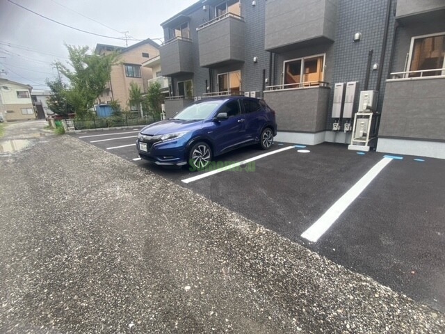 【レスタル福室の駐車場】