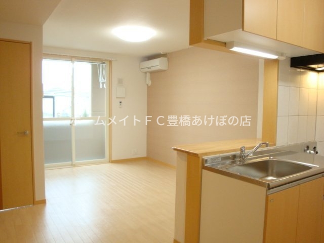 居室・リビング　室内