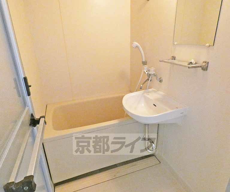 バス・シャワールーム　２セパレートタイプの浴室です！