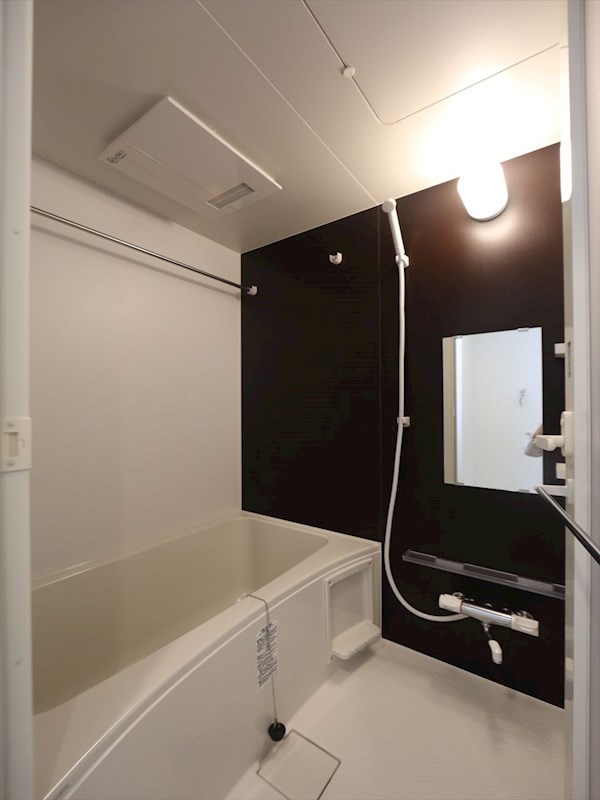 バス・シャワールーム　浴室暖房乾燥機付　追い焚き・オートバス機能付お風呂