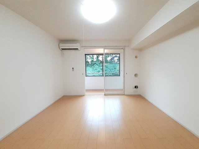 居室・リビング　きれいな内装です