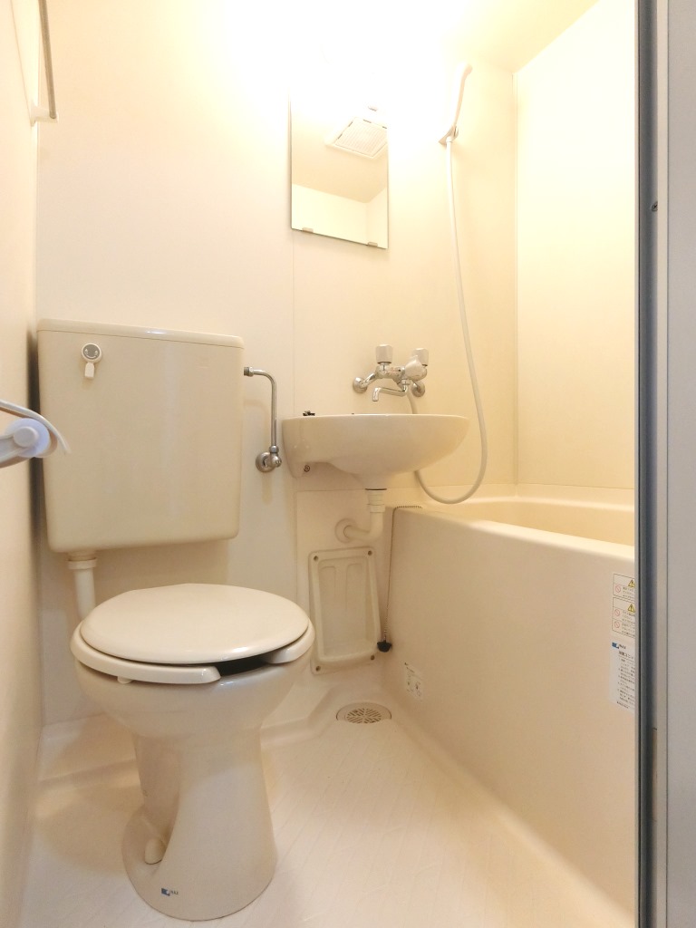 バス・シャワールーム　同物件内参考画像