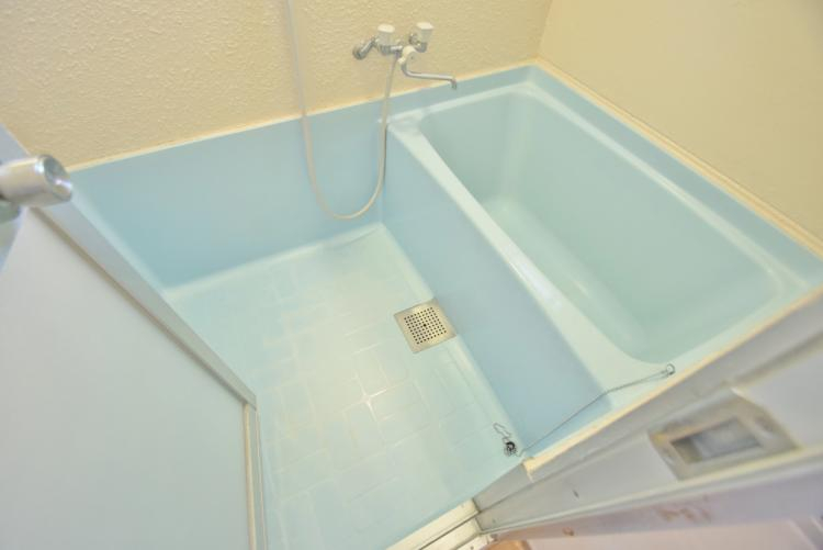 バス・シャワールーム　ゆったり過ごせるお風呂です