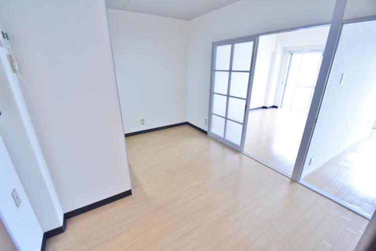 居室・リビング　ゆったり過ごせる居間です