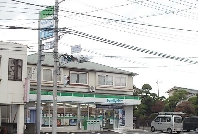 コンビニ　ファミリーマートおかべ荻窪店（コンビニ）まで350m