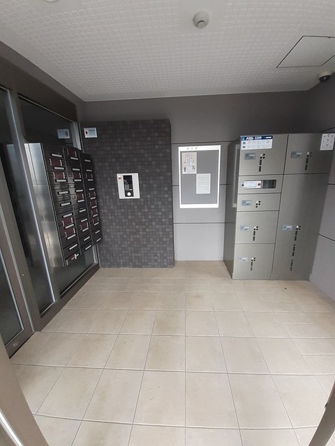 エントランス　清潔なエントランスです