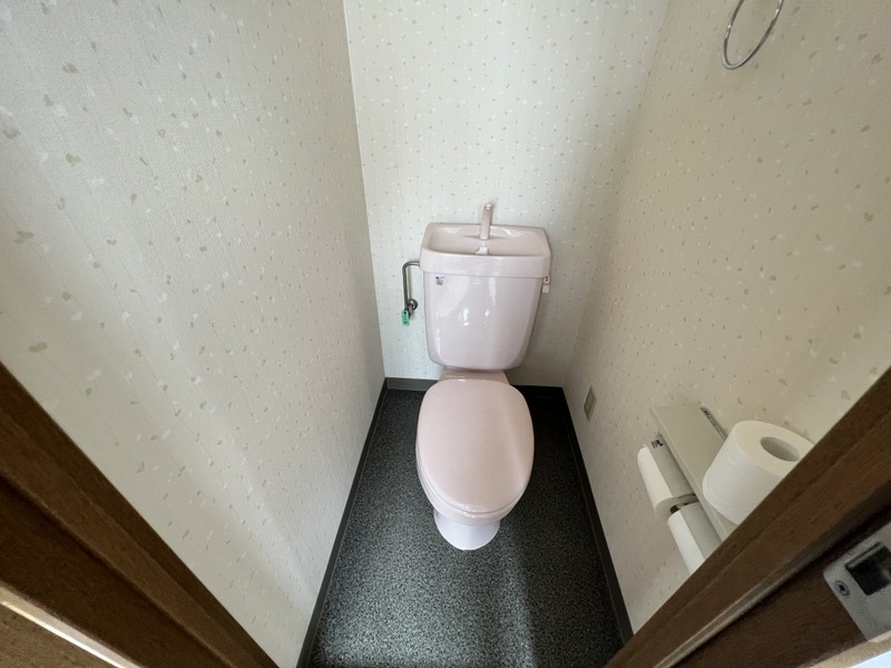 トイレ　※同タイプ参考写真※