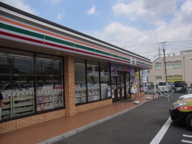 コンビニ　セブンイレブン（コンビニ）まで160m