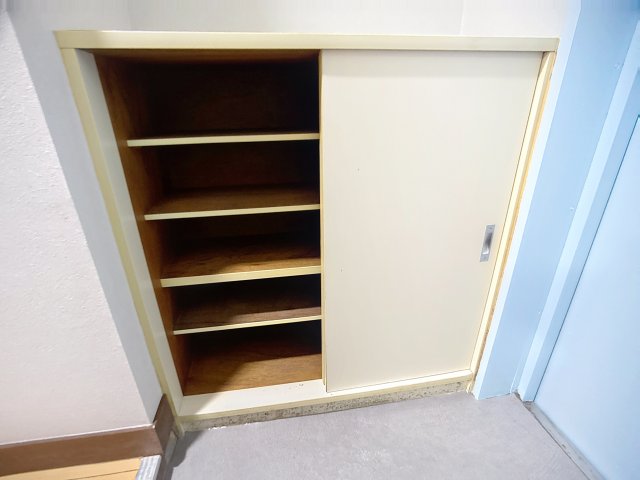 収納　掲載写真は空室の別部屋を掲載しております。実際のお部屋と仕様