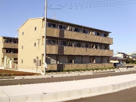 建物外観　オッツ吉川Bのご紹介は住まいの窓口　アソシエにお任せ下さい。