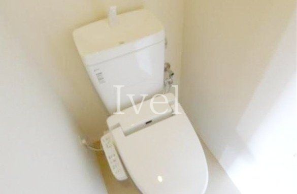 都営大江戸線 両国駅 徒歩4分 14階建 築14年のトイレ写真