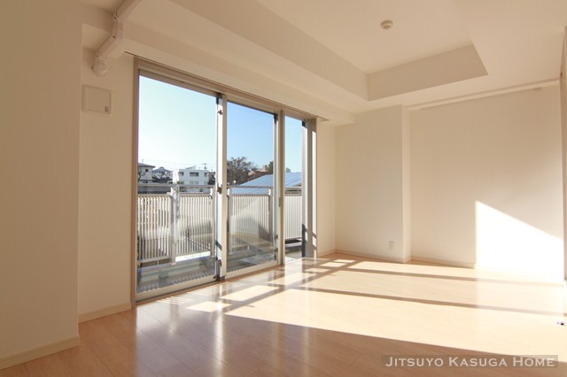 居室・リビング　同マンション別部屋写真です。