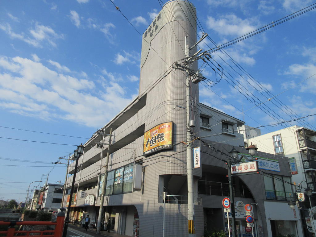 野崎駅前ビルの建物外観