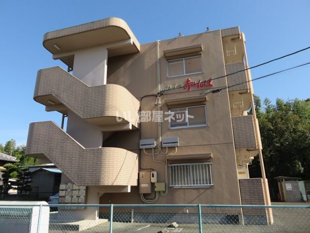 磐田市富士見町のマンションの建物外観
