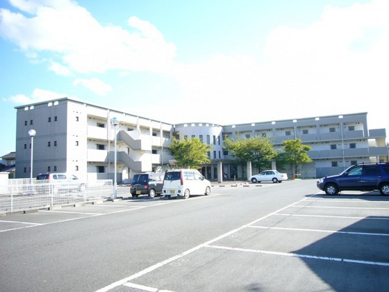 岡山市中区高島新屋敷のマンションの建物外観
