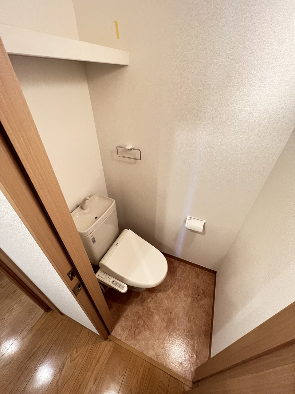 トイレ　※同物件、別部屋になります。