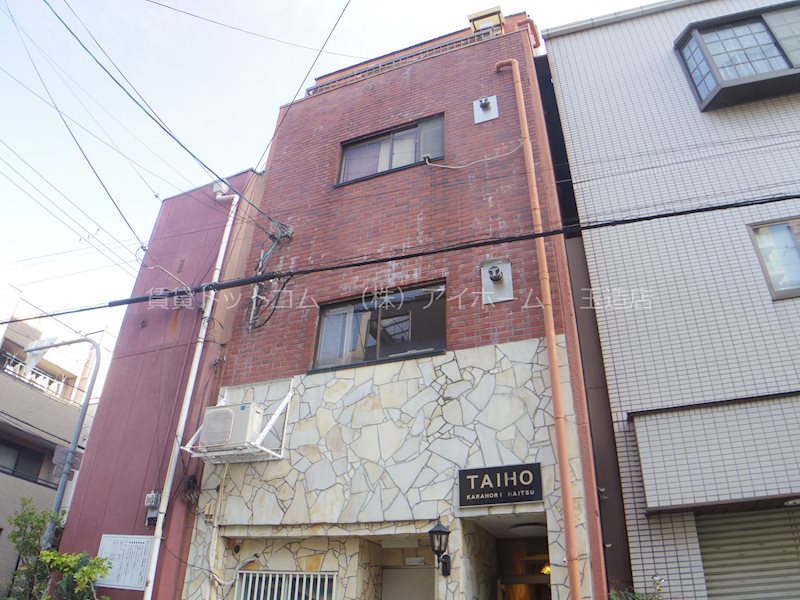大阪市中央区瓦屋町のマンションの建物外観