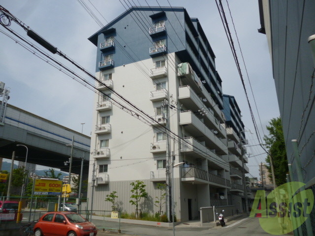神戸市灘区新在家南町のマンションの建物外観