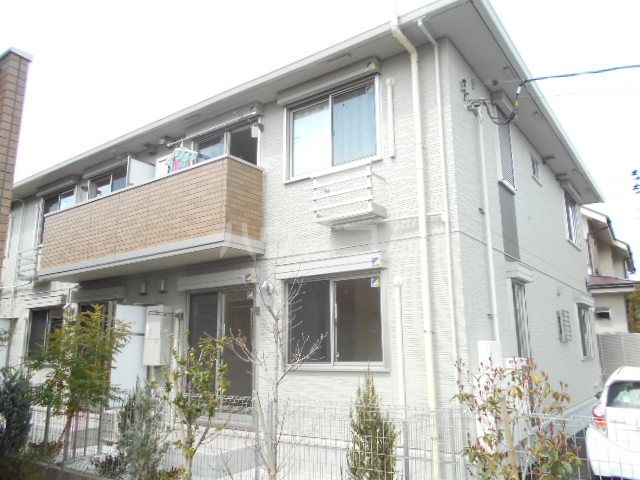 市川市須和田のアパートの建物外観