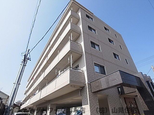 静岡市清水区江尻町のマンションの建物外観