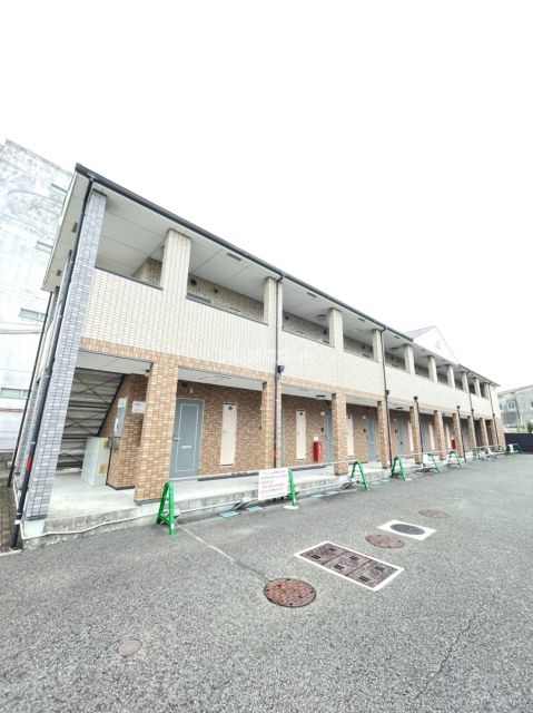 【和歌山市太田のアパートの建物外観】