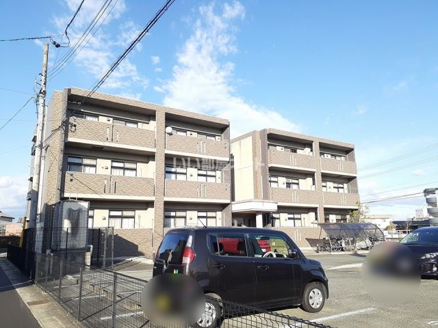 松阪市大津町のアパートの建物外観