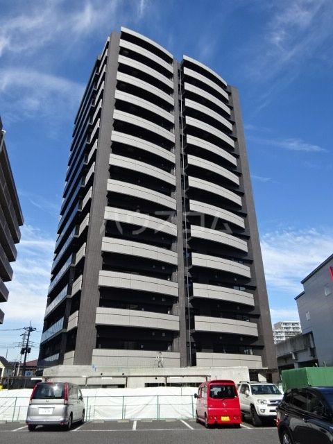 流山市前平井のマンションの建物外観