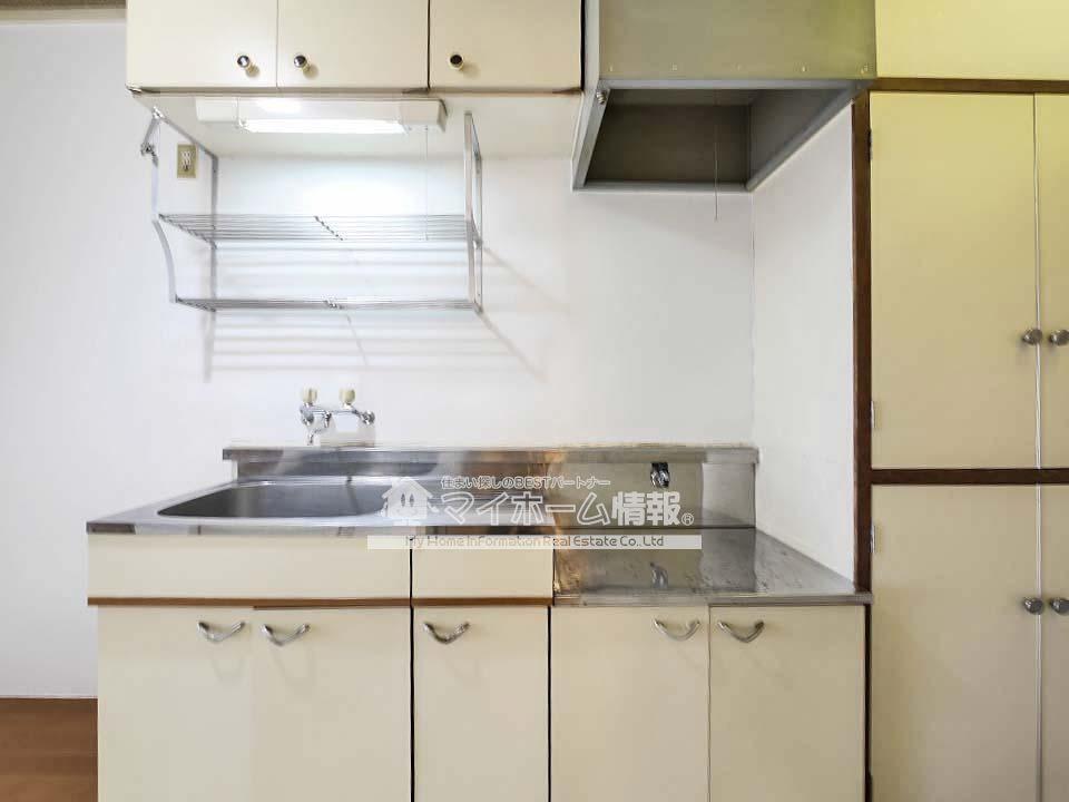 キッチン　※内観写真は同タイプのものを引用しており、内装が異なる場合が