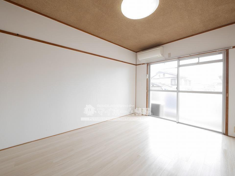 居室・リビング　※内観写真は同タイプのものを引用しており、内装が異なる場合が