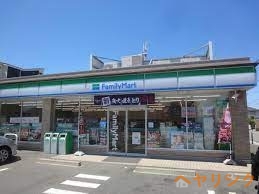 コンビニ　ファミリーマート名西枇杷島店（コンビニ）まで203m