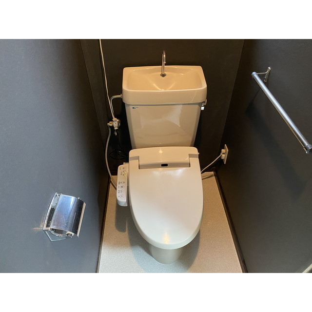 トイレ　温水洗浄暖房便座