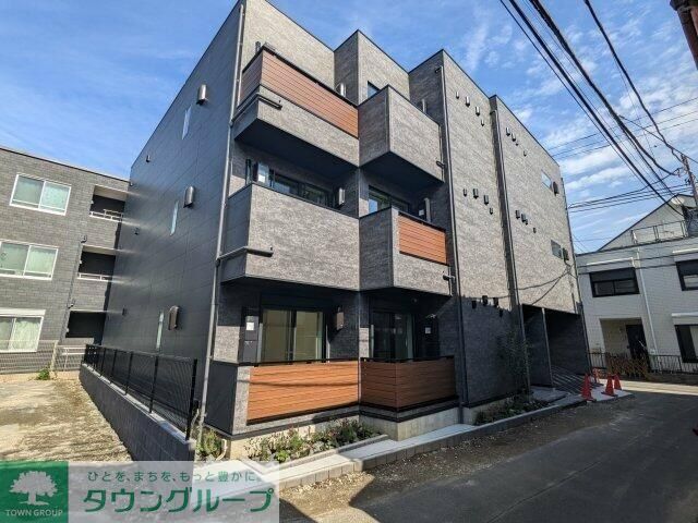 【足立区千住龍田町のアパートの建物外観】