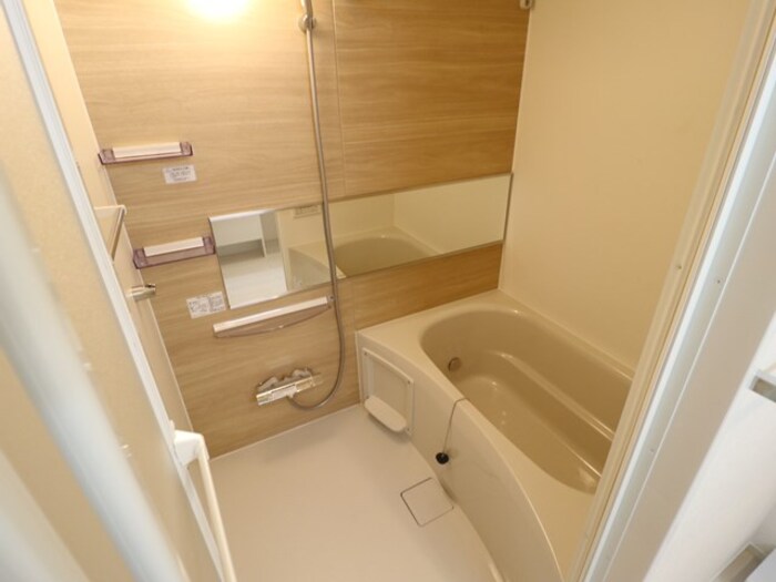 バス・シャワールーム　追い焚き給湯式浴室（浴室換気乾燥機付）