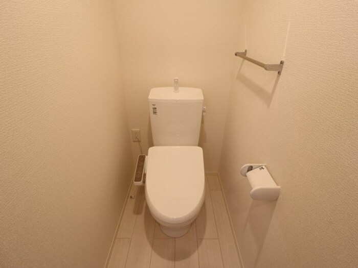 トイレ　温水洗浄暖房便座