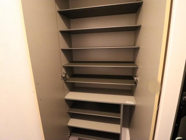 玄関　トールタイプの姿見付シューズボックス