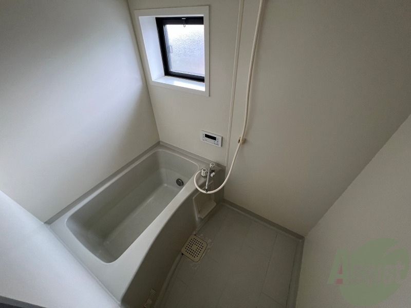 バス・シャワールーム　お風呂は日々の疲れをリフレッシュできる広さがありますね。