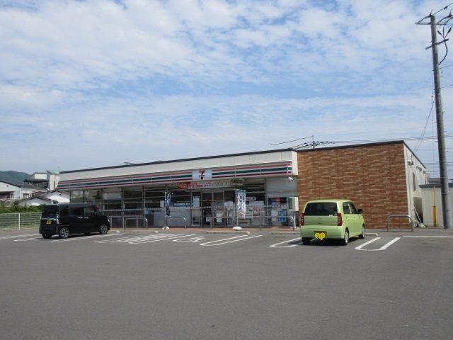 コンビニ　セブンイレブン（コンビニ）まで450m