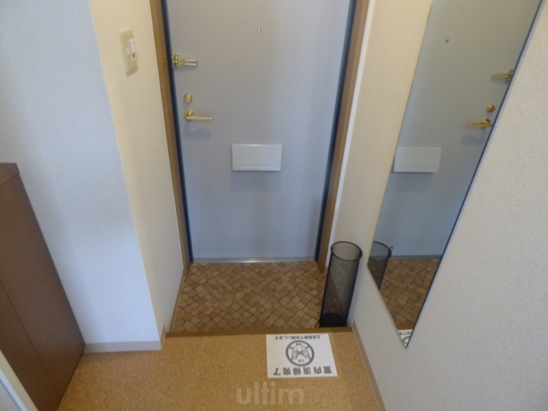 玄関　※同タイプの他のお部屋です