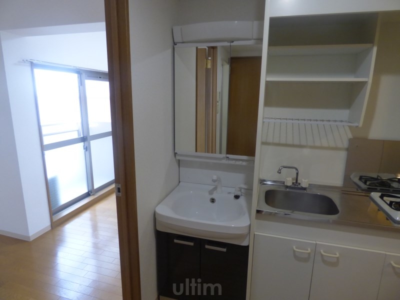 洗面設備　※同タイプの他のお部屋です