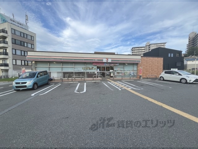 コンビニ　セブンイレブン川西東畦野２丁目（コンビニ）まで500m