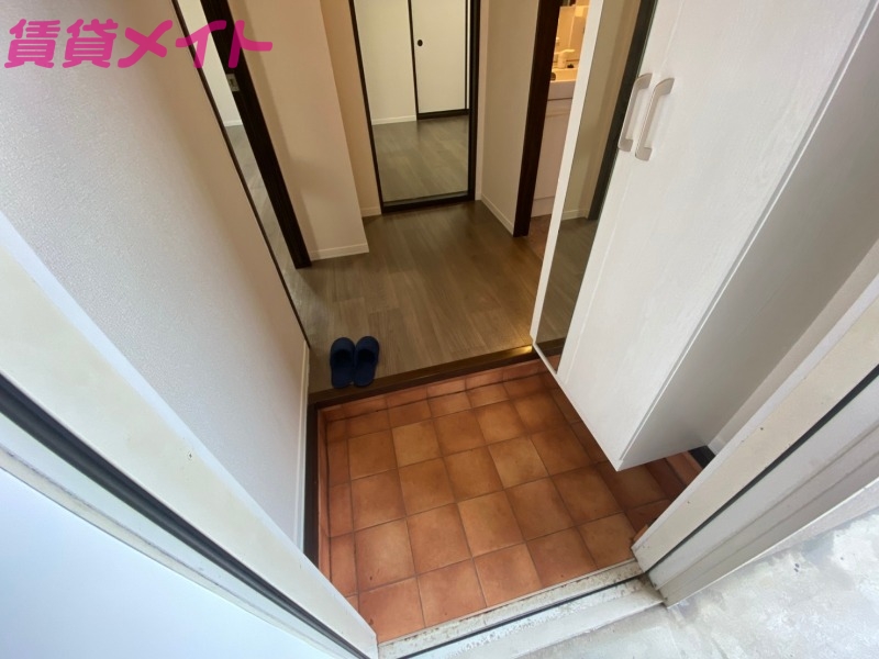 玄関　同物件別室写真